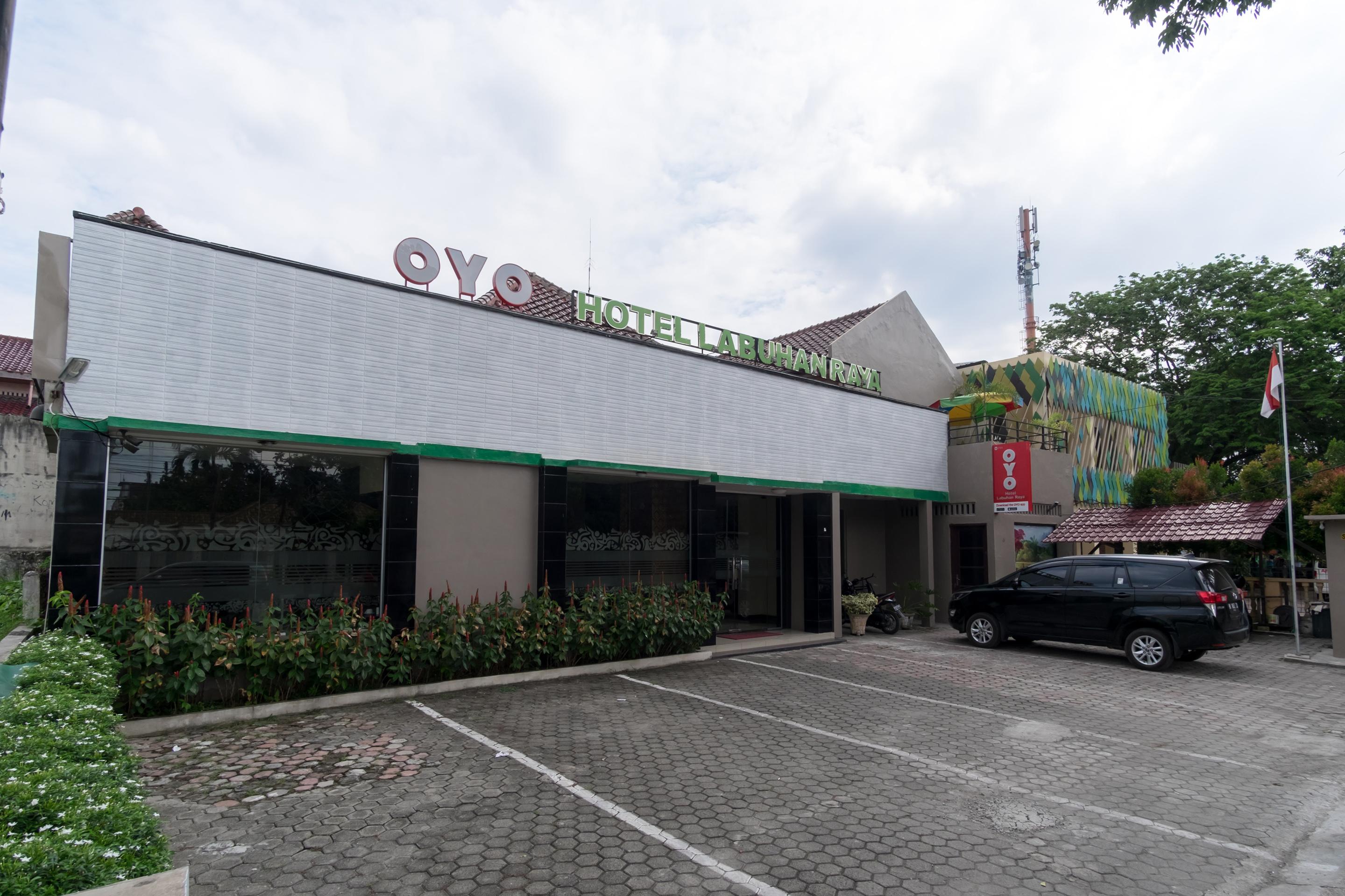 Oyo 741 Hotel Labuhan Raya Medan Exterior foto