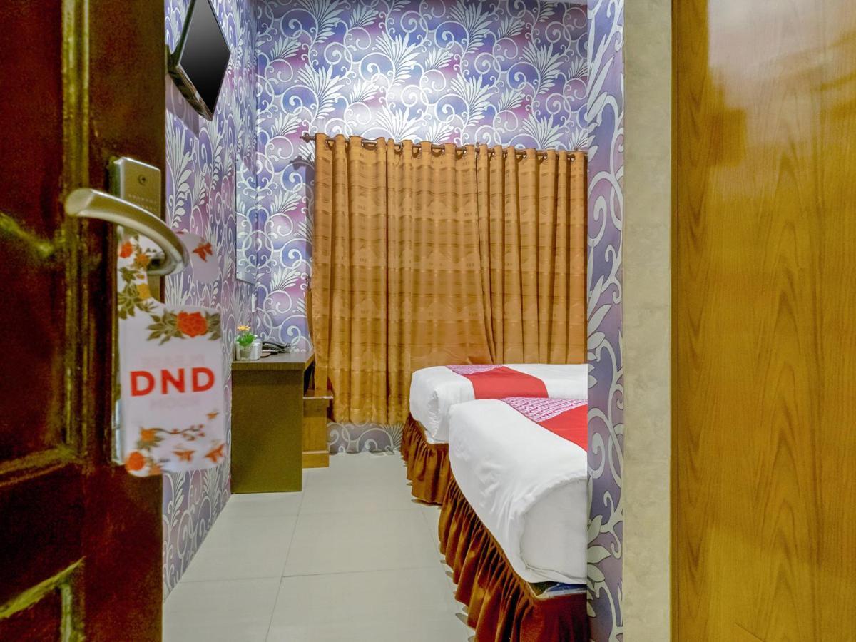 Oyo 741 Hotel Labuhan Raya Medan Exterior foto