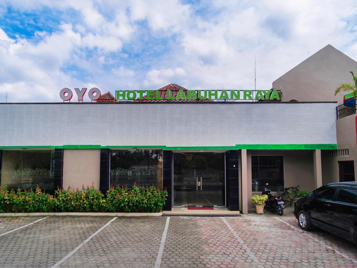 Oyo 741 Hotel Labuhan Raya Medan Exterior foto