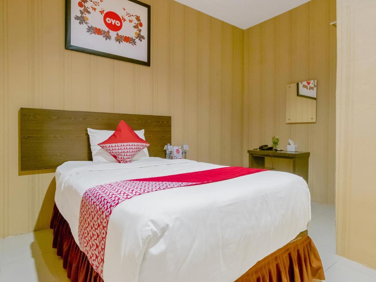 Oyo 741 Hotel Labuhan Raya Medan Exterior foto