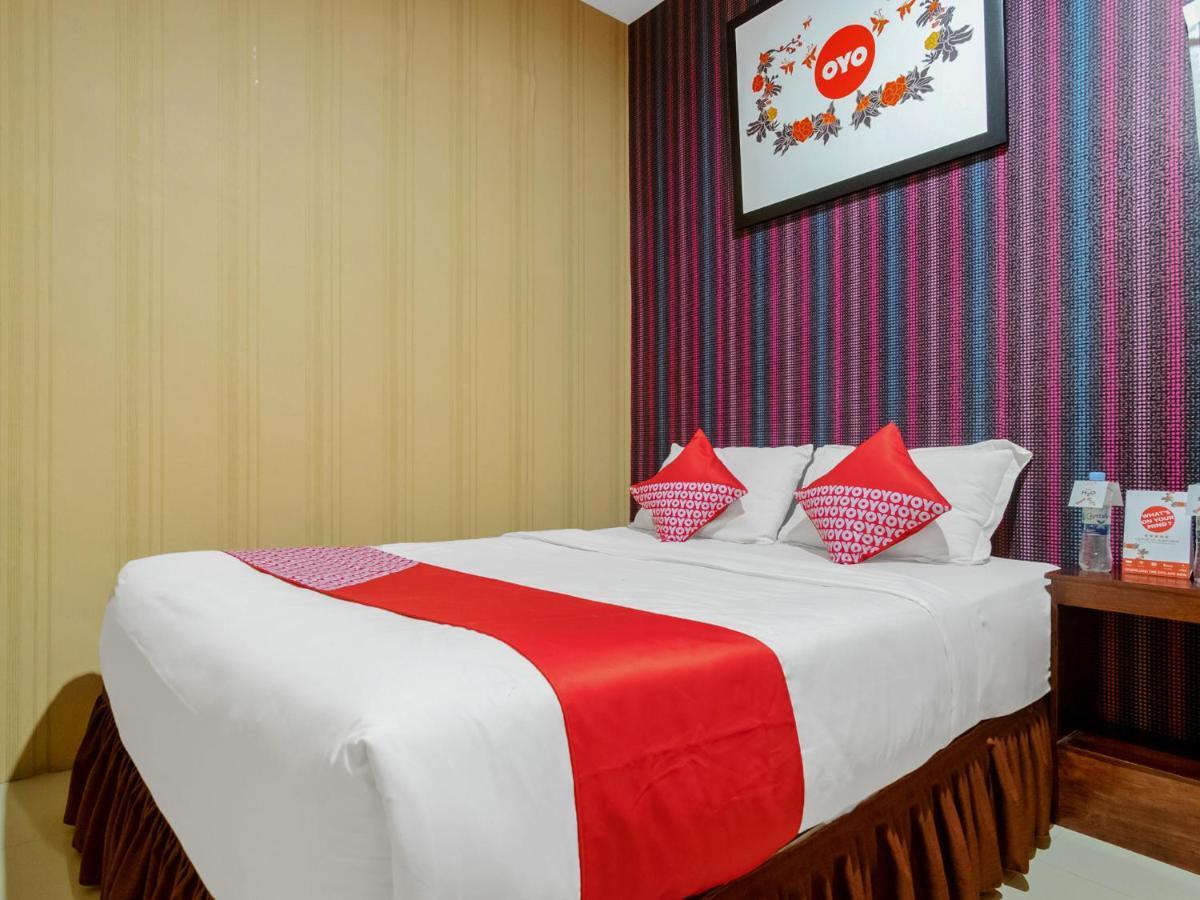 Oyo 741 Hotel Labuhan Raya Medan Exterior foto
