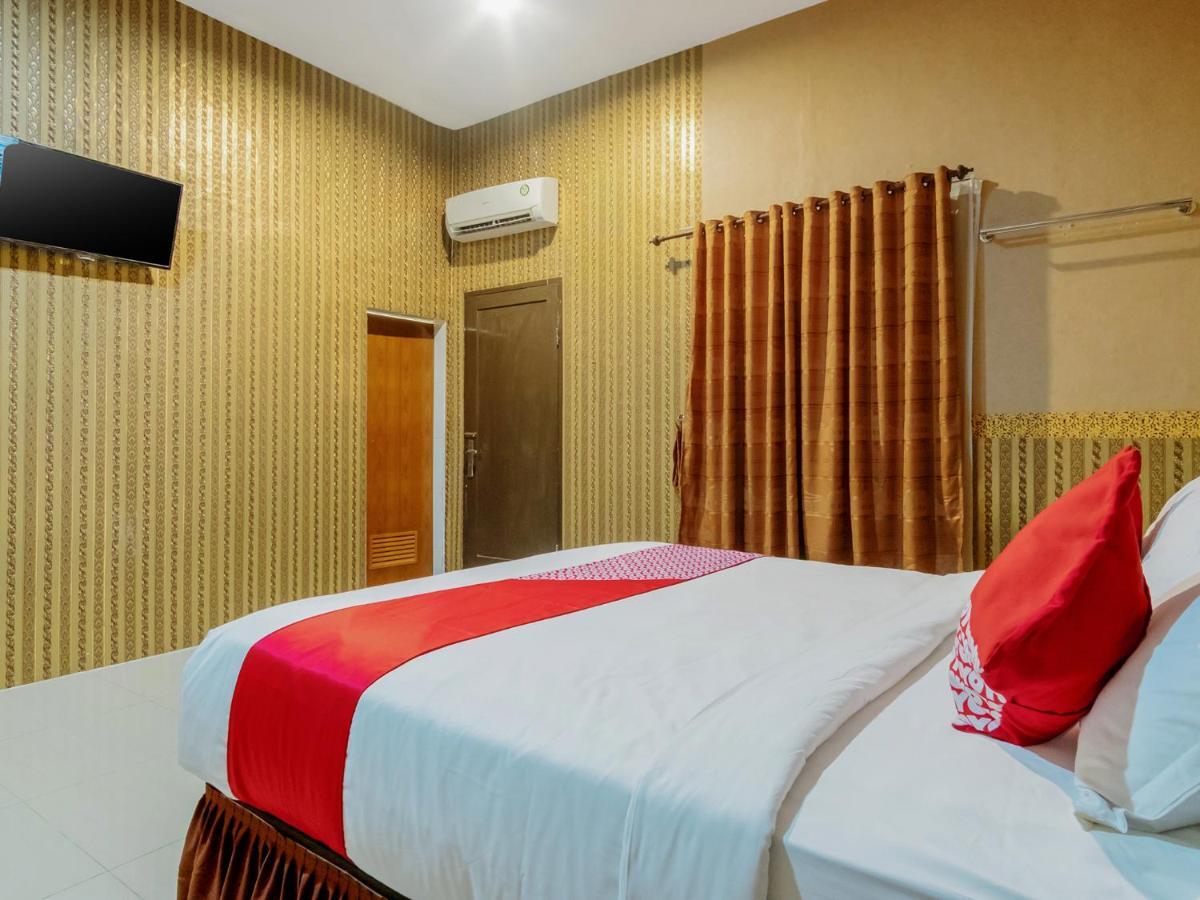 Oyo 741 Hotel Labuhan Raya Medan Exterior foto