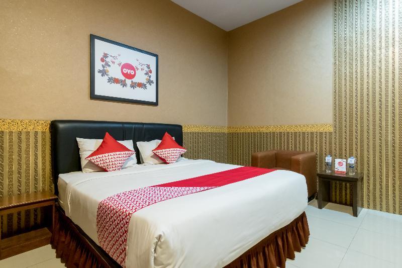 Oyo 741 Hotel Labuhan Raya Medan Exterior foto