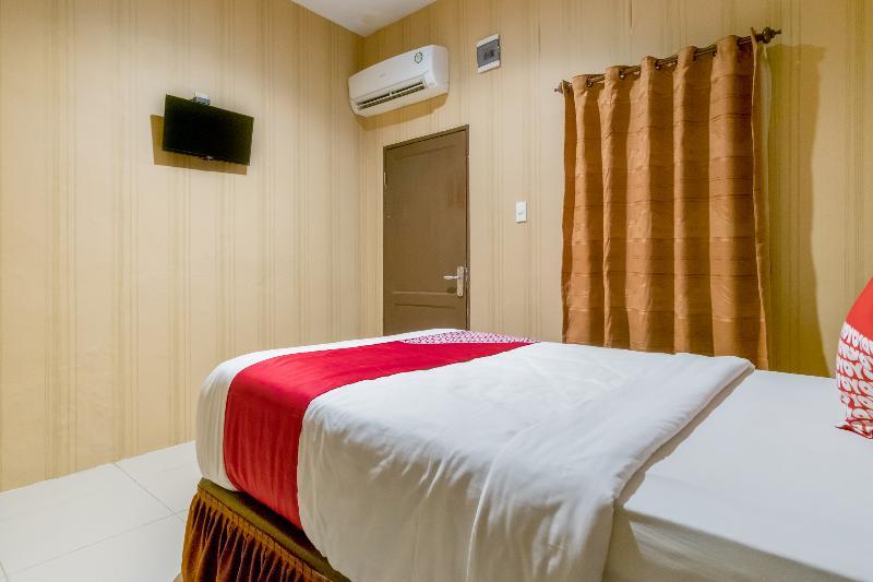 Oyo 741 Hotel Labuhan Raya Medan Exterior foto