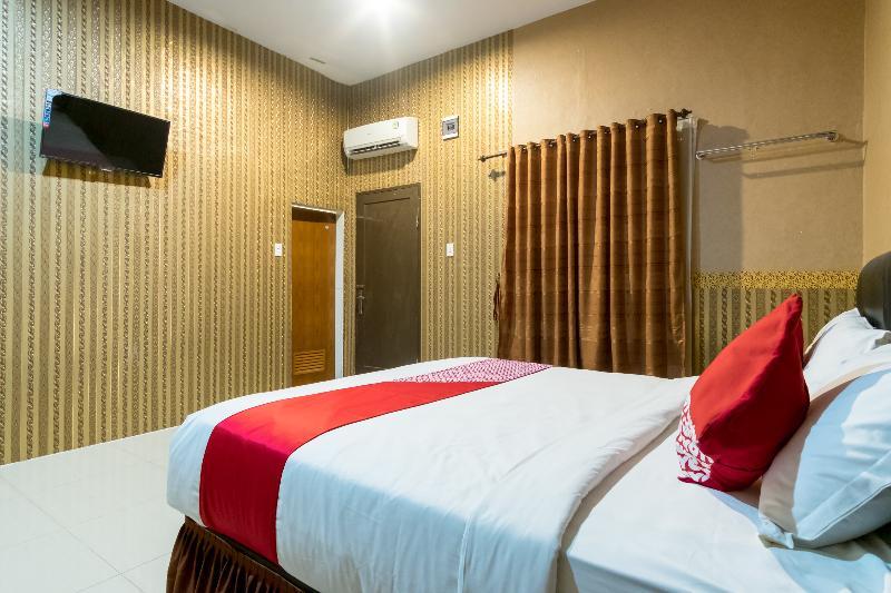 Oyo 741 Hotel Labuhan Raya Medan Exterior foto